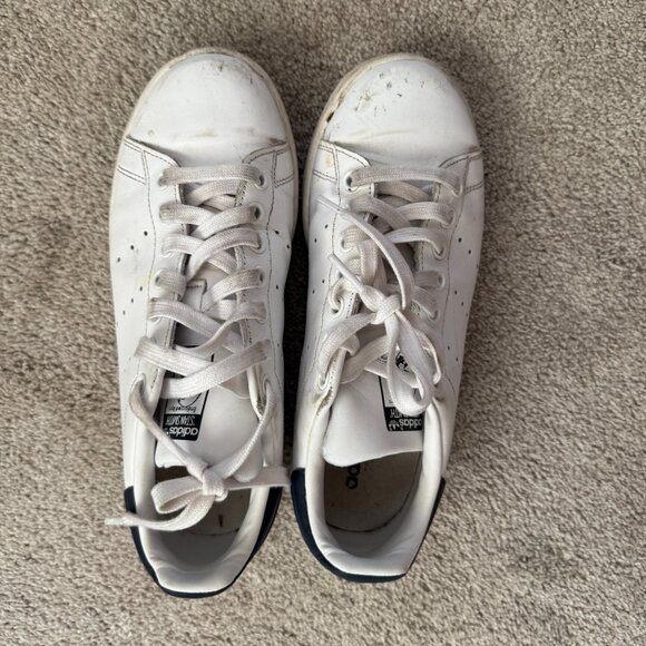 Womans Adidas Shoes - Picture 1 of 3